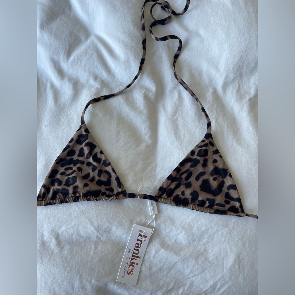 NEVER WORN Frankie’s Bikinis Nick bikini top in leopard size small